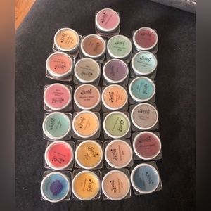 Pack of 25 Larger scentsy wax sample.